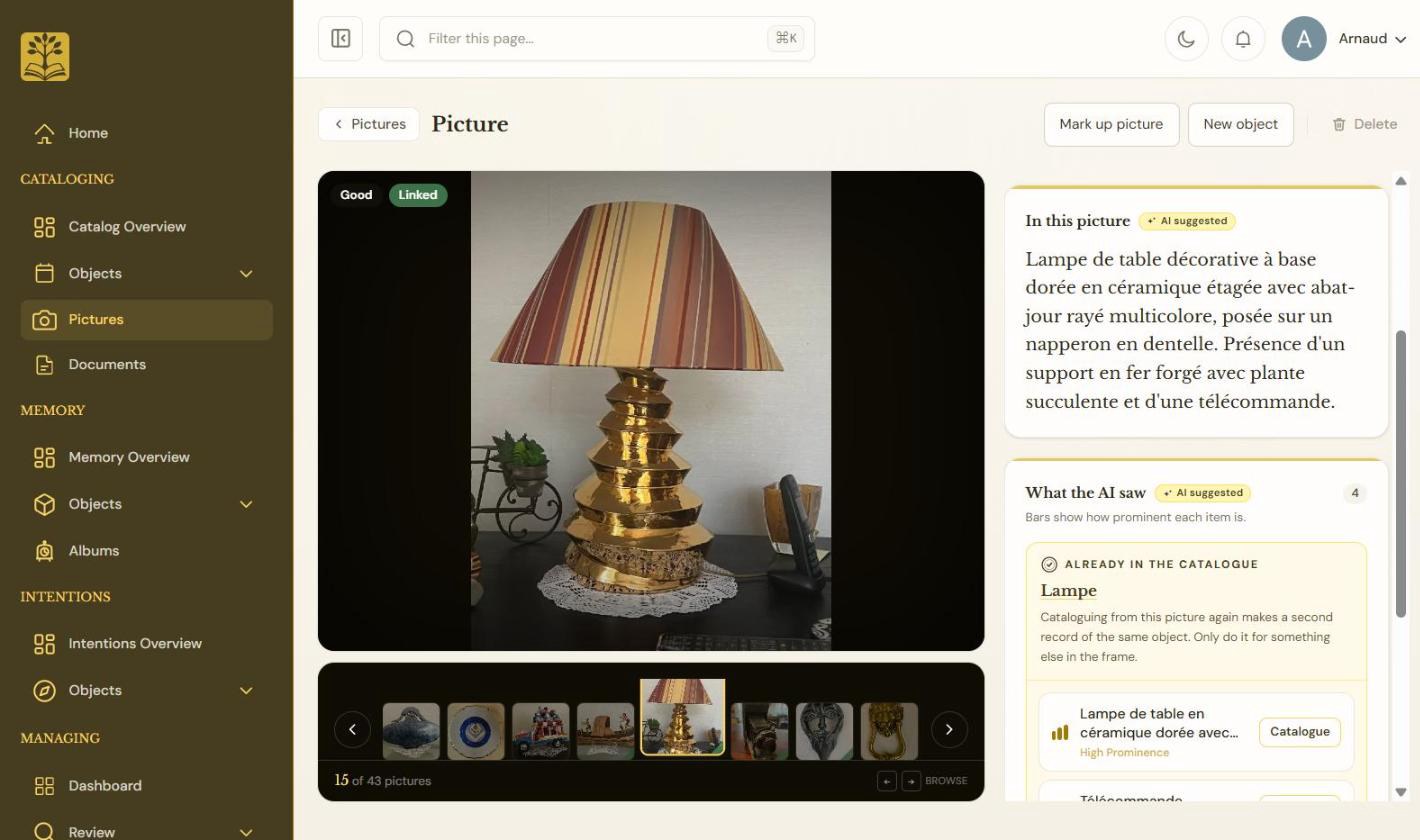 The picture page: a photographed table lamp beside a panel listing four objects the AI found, each with a prominence bar and a Catalogue button.
